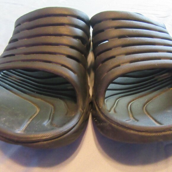 Sandals_&_Flip_Flops